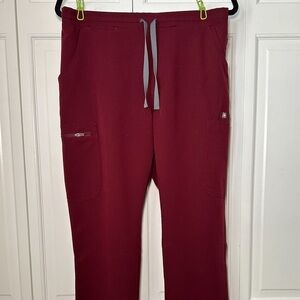 FIGS Women’s Yola Skinny Scrub Pants